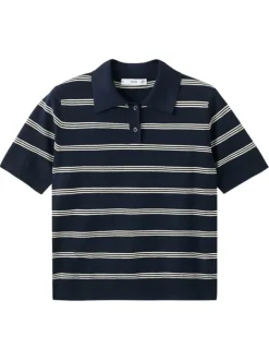 Pull marine à rayures blanches avec une coupe droite et un col polo