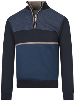 Pull marine tricolore avec un col montant et zippé et une coupe droite