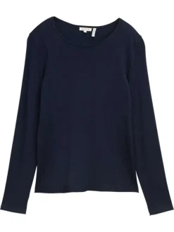 Pull marine uni avec une coupe ajustée et des manches longues