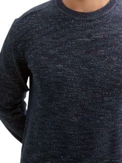 Pull marine uni avec une coupe droite, col rond et à manches longues