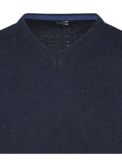 Pull marine uni avec une coupe droite, un col v et à manches longues