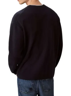 Pull marine uni coupe ajustée col rond avec des manches longues