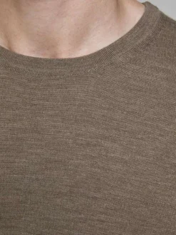 Pull MARK taupe en laine merinos unie coupe droite col rond