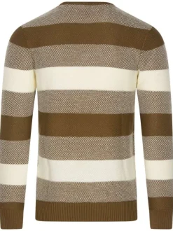 Pull marron rayé avec une coupe droite col rond et à manches longues