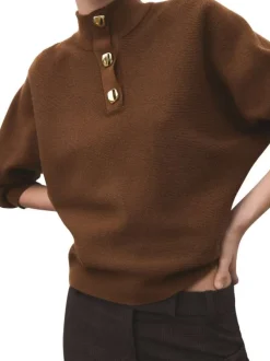 Pull marron uni en maille avec une coupe ample et des manches longues