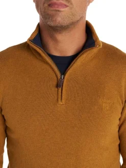 Pull moutarde uni à coupe droite, col montant et zippé et à manches longues