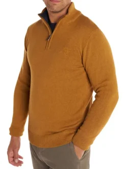 Pull moutarde uni à coupe droite, col montant et zippé et à manches longues