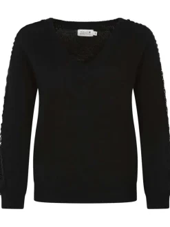 Pull noir avec détails en dentelle une coupe droite et un col v