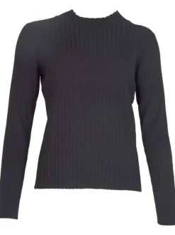 Pull noir côtelé à coupe près du corps et avec un col montant