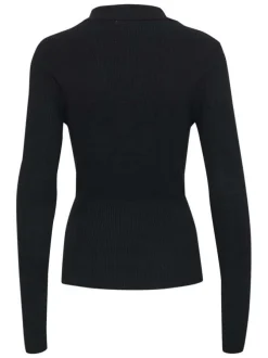 Pull noir en maille côtelée avec une coupe ajustée et un col à revers