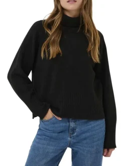 Pull noir en maille fine avec une coupe droite et un col roulé