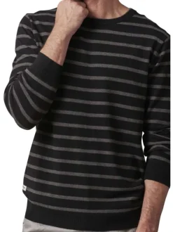 Pull noir rayé avec une coupe droite à col rond et des manches longues