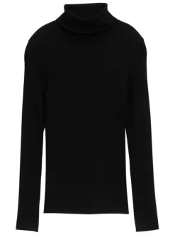 Pull noir uni avec un col roulé côtelé et des manches longues