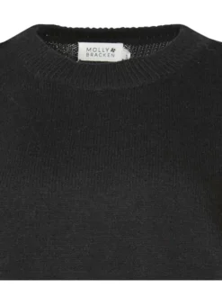 Pull noir uni avec une coupe droite à col rond et des manches longues