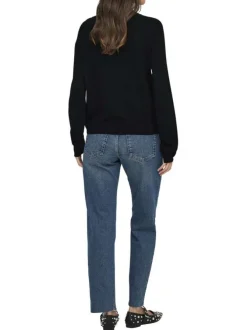 Pull noir uni avec une coupe droite et des manches longues