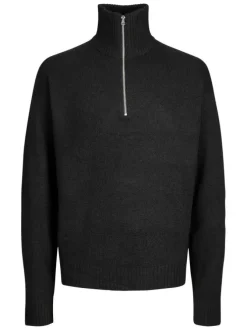 Pull noir uni avec une coupe droite et un col montant zippé
