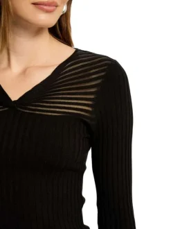 Pull noir uni côtelé à coupe droite, col v et à manches longues avec stries