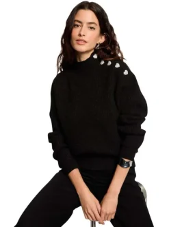 Pull noir uni pourvu d'un col montant et de manches longues