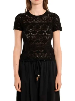Pull noir uni pourvu d'une coupe ajustée et de manches courtes
