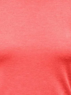 Pull pêche avec une coupe droite un col rond et en maille fine intégral