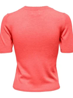 Pull pêche avec une coupe droite un col rond et en maille fine intégral