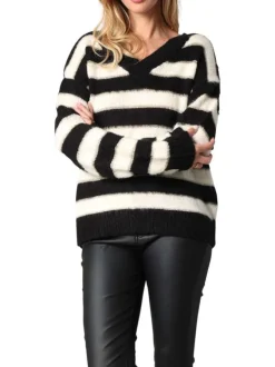 Pull rayé noir et blanc avec un col v et des manches longues