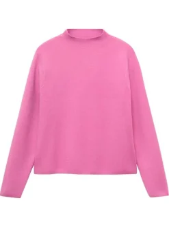 Pull rose basic uni fin avec un col montant et une coupe droite