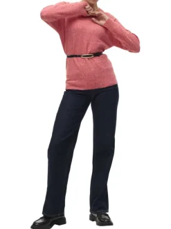 Pull rose moucheté avec un col rond côtelé et des manches longues