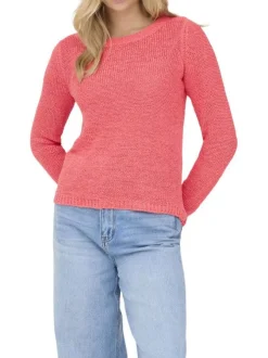 Pull rose uni avec une coupe droite et un col rond en maille tricotée