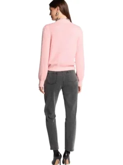 Pull rose uni pourvu d'un col montant et de manches longues