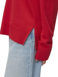 Pull rouge à coupe ajustée pourvu d'un col v et de manches longues