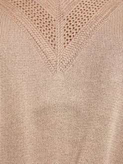 Pull taupe à coupe ample pourvu d'un col v arrondi et de manches courtes