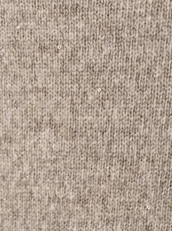 Pull taupe pourvu d'un col rond côtelé et de manches longues