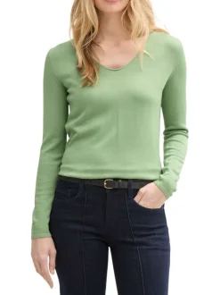 Pull vert en maille fine uni avec une coupe près du corps et un col v arrondi