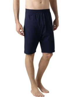 Pyjama court en coton beige à rayures pourvu d'une coupe droite