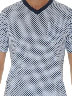 Pyjama court en coton bleu avec un haut à imprimé géométrique