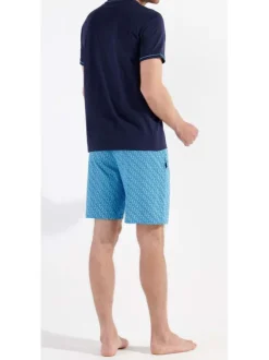 Pyjama court en coton bleu uni coupe fermée avec col v et poches latérales