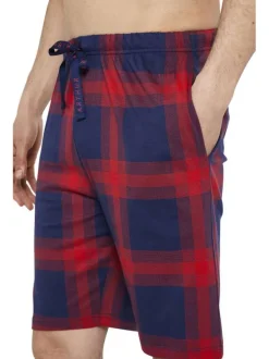 Pyjama court en coton rouge à carreaux avec une coupe droite et un col rond