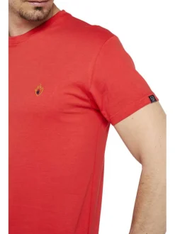 Pyjama court en coton rouge à carreaux avec une coupe droite et un col rond