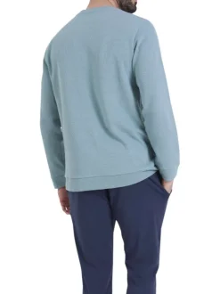 Pyjama en coton marine et bleu clair pourvu d'un col rond et de manches longues