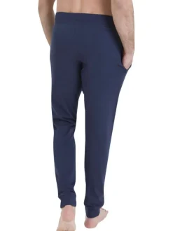 Pyjama en coton marine et bleu clair pourvu d'un col rond et de manches longues