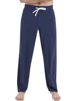 Pyjama en coton marine pourvu d'un col boutonné et de manches longues