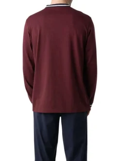 Pyjama long en coton bordeaux uni pourvu d'une coupe droite et d'un col boutonné