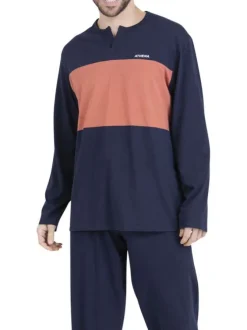 Pyjama long en coton marine uni pourvu d'une coupe droite et d'un col tunisien