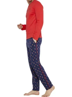 Pyjama long en coton rouge avec une coupe droite et un col rond