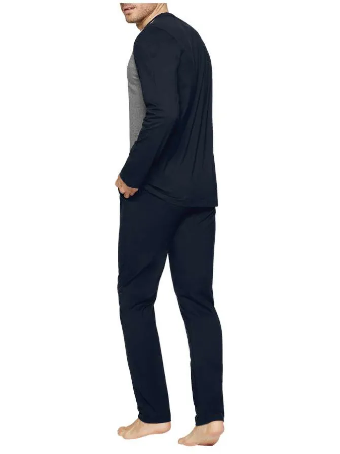 Pyjama long en coton à tee-shirt bicolore à coupe droite, col V et taille élastiquée à imprimé logo