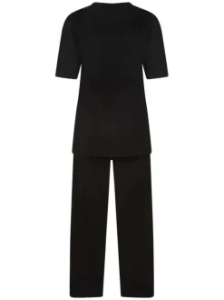 Pyjama long noir uni avec une coupe fermée col rond et à manches courtes