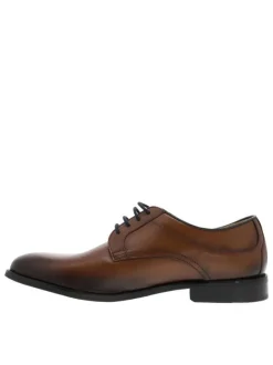 Richelieu en cuir cognac à semelle plate avec une fermeture à lacets