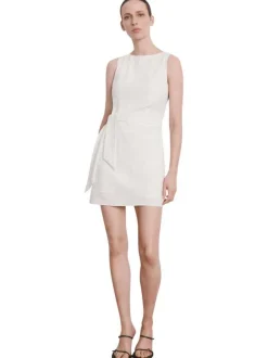Robe courte beige unie pourvue de liens à nouer sur le côté