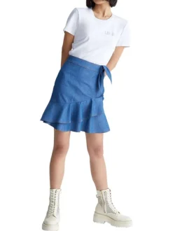 Robe courte bicolore blanche au dessus et bleue au niveau de la jupe
